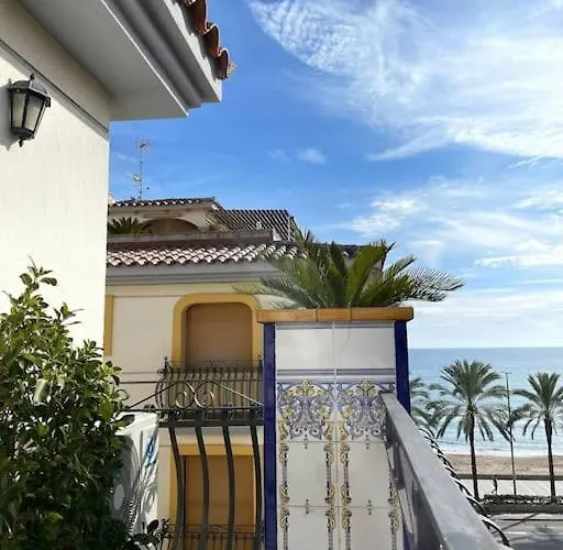 شقة Cal Salmare Seafront With Rooftop Terrace And Pool كالافيل