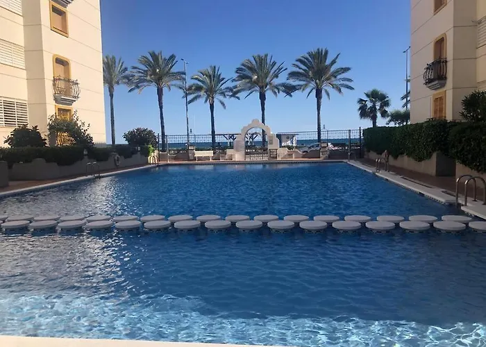 شقة Cal Salmare Seafront With Rooftop Terrace And Pool كالافيل